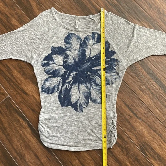 Destined floral top size M - Picture 3 of 7